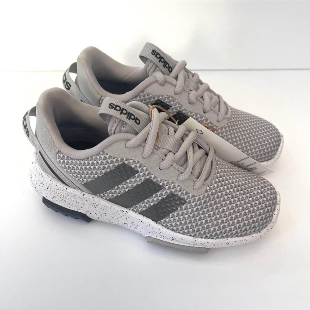NEW Boys Adidas Racer Tennis Shoes Sneakers (11c / 11k)